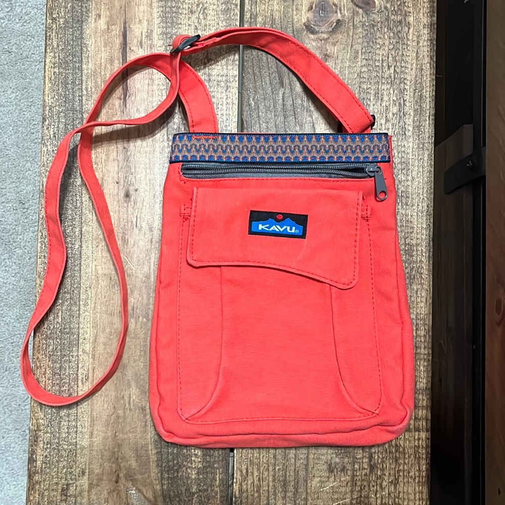 Kavu crossbody purse